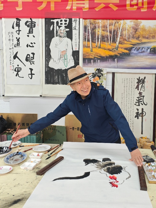 ����÷����������Э���黭�ʻ��ھ����� 17λ���һӺ���������ʢ�� 2025��10��8������10ʱ���ɳ���÷����������Э������ġ��黭���������ʻᡱ�ڱ���ʢ����������Բ�����С�����ȫ�����ص�17(ͼ3)