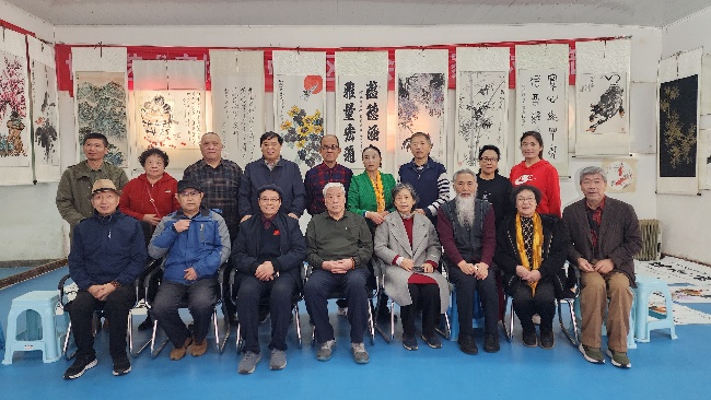 ����÷����������Э���黭�ʻ��ھ����� 17λ���һӺ���������ʢ�� 2025��10��8������10ʱ���ɳ���÷����������Э������ġ��黭���������ʻᡱ�ڱ���ʢ����������Բ�����С�����ȫ�����ص�17(ͼ1)